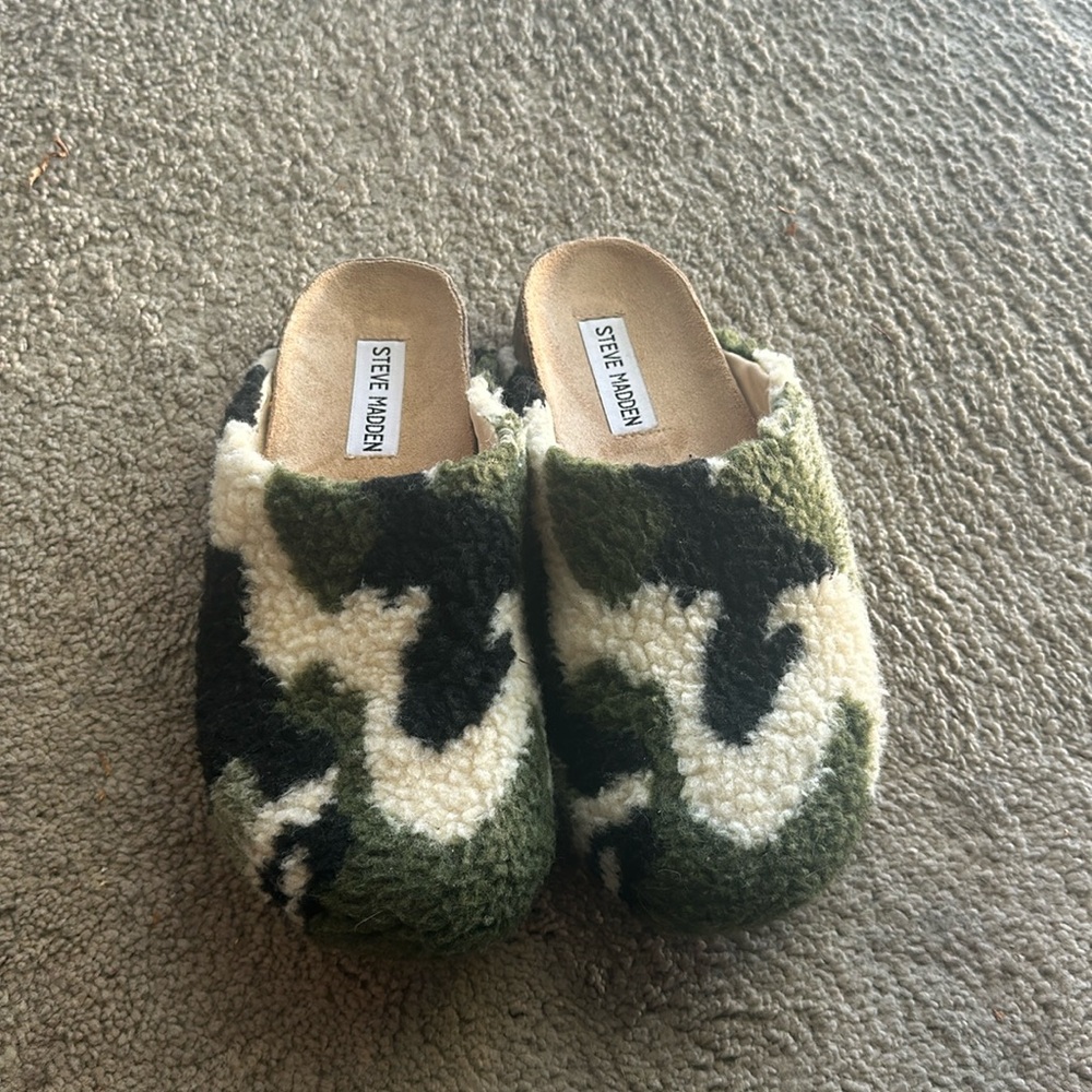 Steve Madden VESA